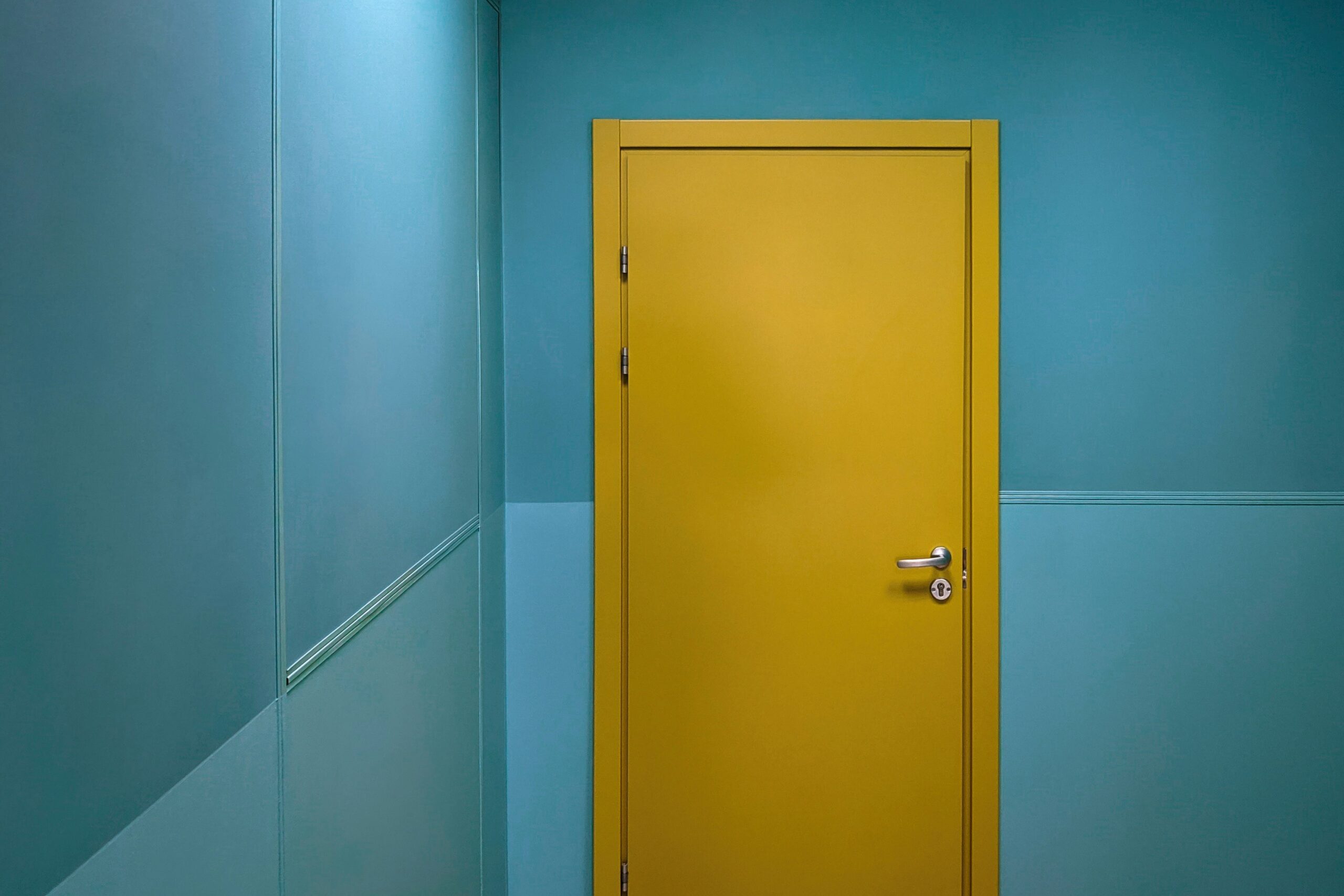 vadim-babenko-RzVaeI5uLX0-unsplash (1)
